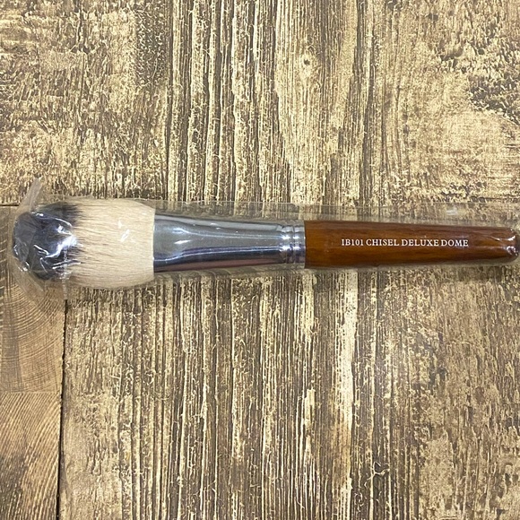Makeup Nib Chisel Deluxe Dome Powder Brush Poshmark